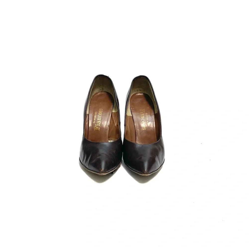 Vintage 1960s brown leather classic stiletto pumps